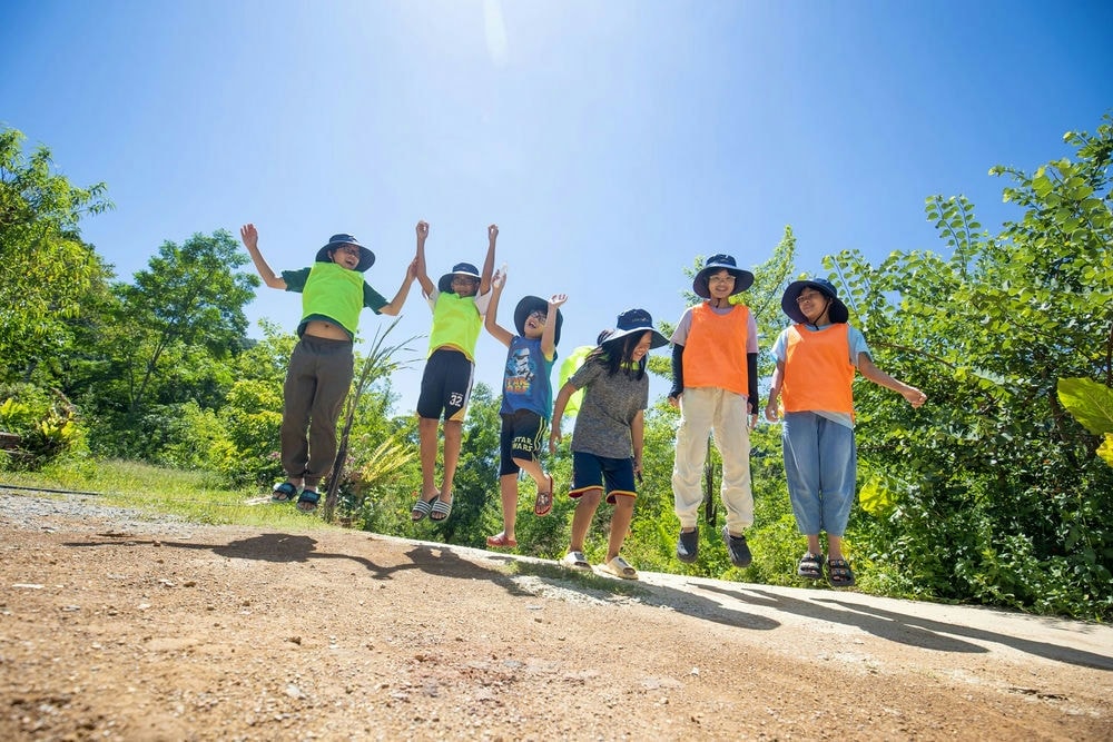 BƯỚTOPIA: Tour Du Lịch Tiếng Anh Gắn Liền Với Thiên Nhiên Và Trải Nghiệm Văn Hóa Dân Tộc